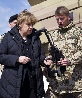 Podle Merkelové proces politického usmíření v Afghánistánu nedospěl ještě tak daleko, aby umožnil odchod aliančních sil.