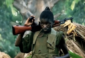 Další z dětských vojáků Konyho armády.