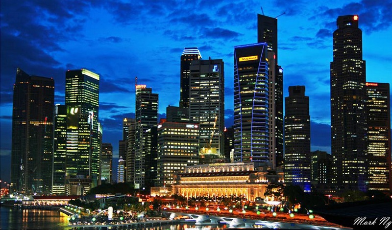 Barevná noc v Singapuru (Mark Ng).
