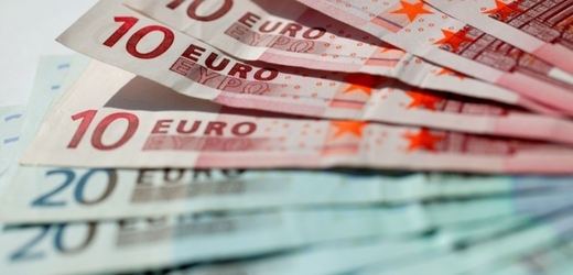 České úřady mají potíže s čerpáním peněz z evropských fondů.