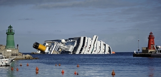 Odstranění vraku lodi od ostrova Giglio může trvat podle odhadů až rok (ilustrační foto).