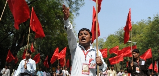 Inspirací místních indických rebelů jsou revoluční myšlenky někdejšího čínského vůdce Mao Ce-tunga.