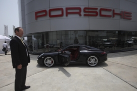 V Lagosu byl otevřen showroom značky Porsche.