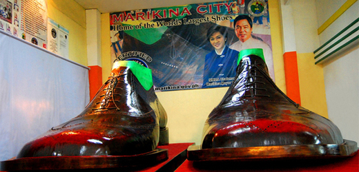 Dalším trochu bláznivým nápadem je Muzeum městské obuvi Marikina ve stejnojmenném městě na Filipínách.
