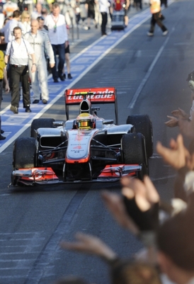 Letošní formě McLarenu zatím všichni tleskají. V Austrálii ji vítězstvím v kvalifikaci a třetím místem v závodě ukázal Lewis Hamilton.