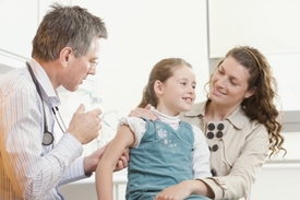 Při očkování stačí souhlas pouze jednoho z rodičů (ilustrační foto).