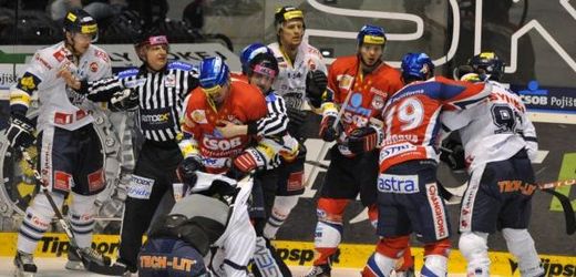 Hokejisté Pardubic porazili Liberec 4:2.