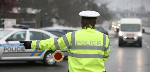Policisté mohou od dubna poslat kontrolovaný vůz do STK.