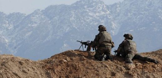 Muž v afghánské uniformě zabil dva vojáky NATO (ilustrační foto).