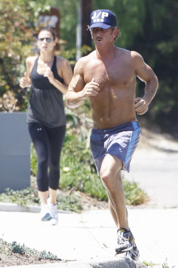 Herec Sean Penn se může pochlubit vypracovanou postavou, za tu vděčí i pravidelnému běhání.