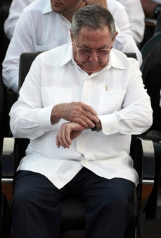 Prezident Raúl Castro seděl v první řadě.