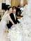 Šťastný herecký pár Katherine Zeta-Jonesová a Michael Douglas. Brali se roku 2000 a mají spolu dvě děti. Svatba je přišla na 1,5 milionu dolarů (28,5 milionu korun) a zajímavostí je, že slaví narozeniny ve stejný den.