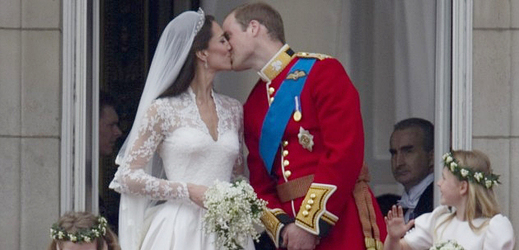 První místo obsadil britský princ William a jeho dlouholetá přítelkyně Kate Middletonová.