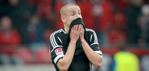 Pro českého fotbalistu Norimberku Adama Hlouška předčasně skončila sezona. 