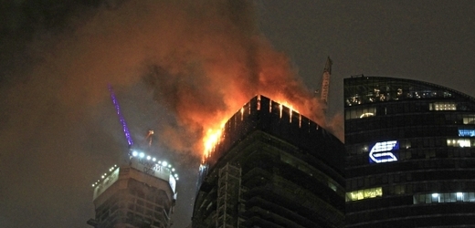 Na staveništi budoucího nejvyššího mrakodrapu Evropy v Moskvě propukl požár.