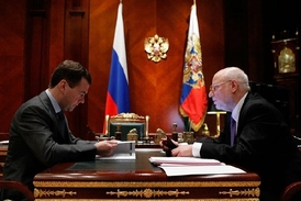 Prezident Medveděv se šéfem prezidentské rady pro lidská práva Michailem Fedotovem.