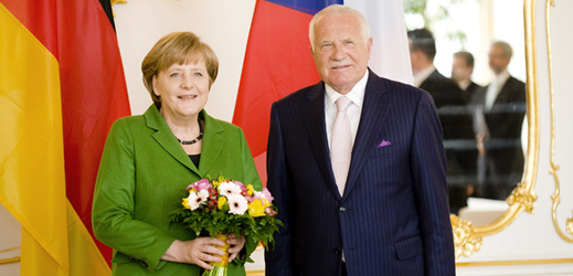 Angelu Merkelovou přijal na Pražském hradě prezident Václav Klaus.
