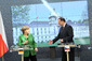 Po pracovním obědě s Nečasem vystoupila Merkelová na tiskové konferenci v Úřadu vlády. (Foto: Mediafax)