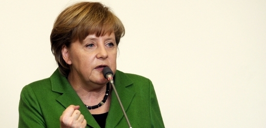 Angela Merkelová hovořila při návštěvě na Právnické fakultě o předání kompetencí EU.