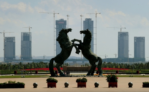 Monumenty mají připomínat slavnou mongolskou historii.