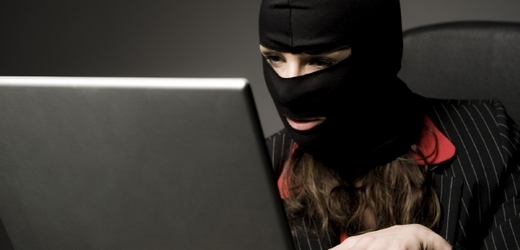 Za výpadkem serverů teroristů stojí údajně hackeři.
