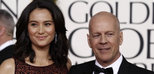 Bruce Willis s manželkou, modelkou Emmou Hemingovou. 