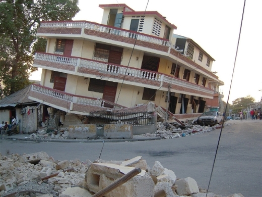 Zemětřesení na Haiti bylo o to horší, že srovnalo se zemí hlavní město.