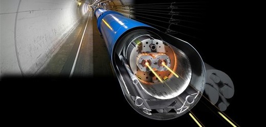 Protony nyní létají urychlovačem LHC s rekordní energií.
