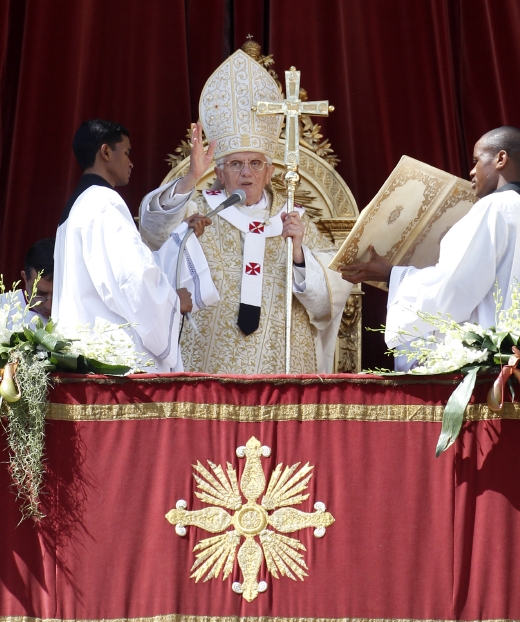 Papež pronesl své tradiční poselství Urbi et orbi.