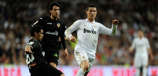 V utkání se neprosadil ani hvězdný Christiano Ronaldo (vpravo).