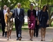 Americký prezident Obama, jeho žena Michelle a dcery Sasha (vlevo) a Malia jdou do kostela. (Foto: ČTK/AP)