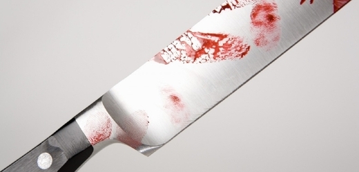 Odsouzený mladík zasadil své jedenáctileté sestře 22 ran kuchyňským nožem (ilustrační foto).