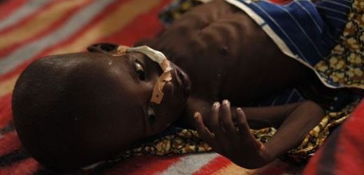 Podle šéfa Dětského fondu OSN (UNICEF) akutní nedostatek potravin hrozí možná až 1,5 milionu dětí.