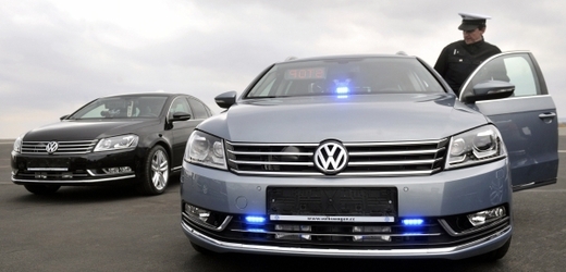 Nové policejní vozy značky Volkswagen Passat.