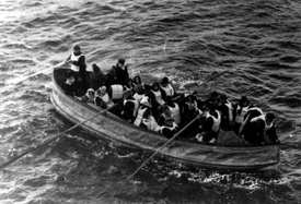 Záchranné čluny odrážely poloprázdné, mnozí jim nevěřili.