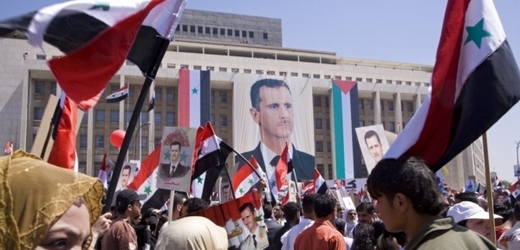 Momentka z protestů v Sýrii.