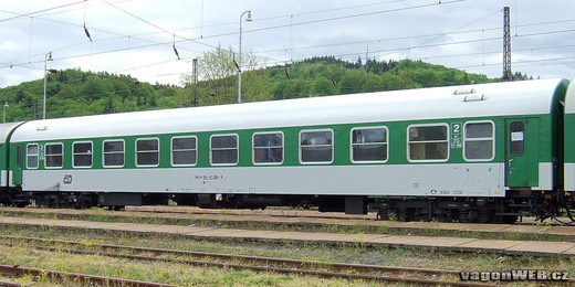 Klasické zelené vagony B 255.