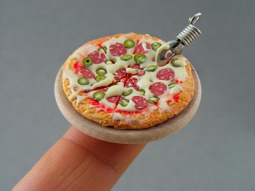 Pro stále hladové: pizza jako přívěsek na klíče.