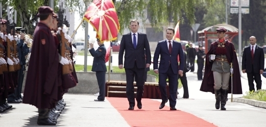 V Skopji byl během násilností na oficiální návštěvě předseda české vlády Petr Nečas.