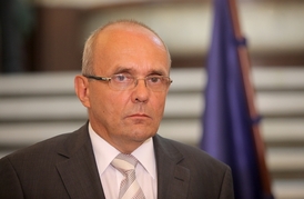 Kamil Jankovský (VV), ministr pro místní rozvoj.