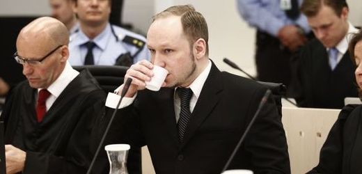 Soud s Breivikem probíhá velice poklidně.