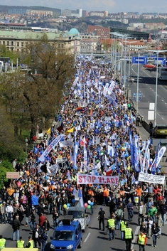 Na demonstraci do Prahy dorazilo podle odhadu odborářů okolo 120 tisíc lidí.