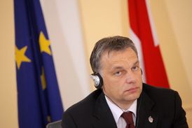 Komisi odpověď a sliby kabinetu premiéra Viktora Orbána uspokojily pouze v případě centrální banky.