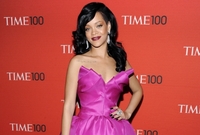 Zpěvačka Rihanna zvolila neforemný model.