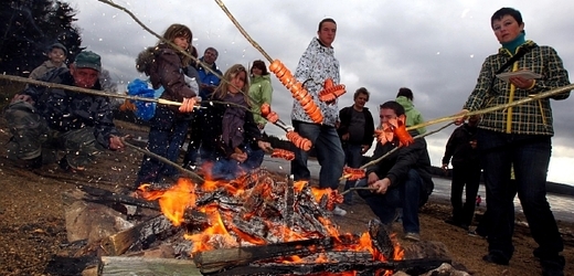 Blíží se pálení čarodějnic, meteorologové však varují před rozděláváním ohně ve volné přírodě (ilustrační foto).