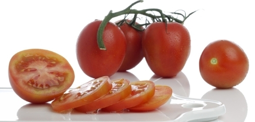 Jednou z hlavních surovin jsou rajčata.