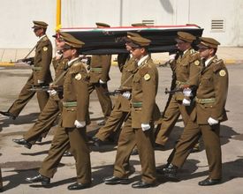 Pohřeb vojáka zabitého údajně povstalci.
