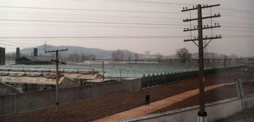 Cesta z Tan-tungu do Pchjongjangu měří 240 kilometrů.