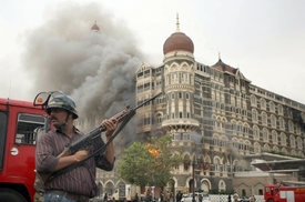 Plánované útoky se měly podobat paralelním akcím, při nichž deset pákistánských útočníků v Bombaji v listopadu 2008 zabilo přes 160 lidí.