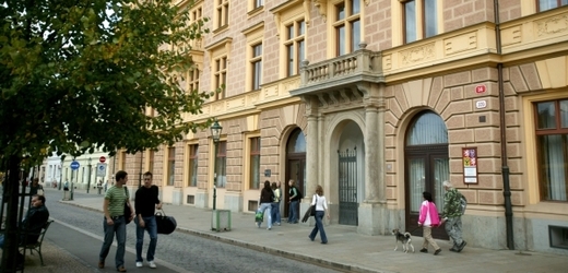 Právnická fakulta v Plzni.